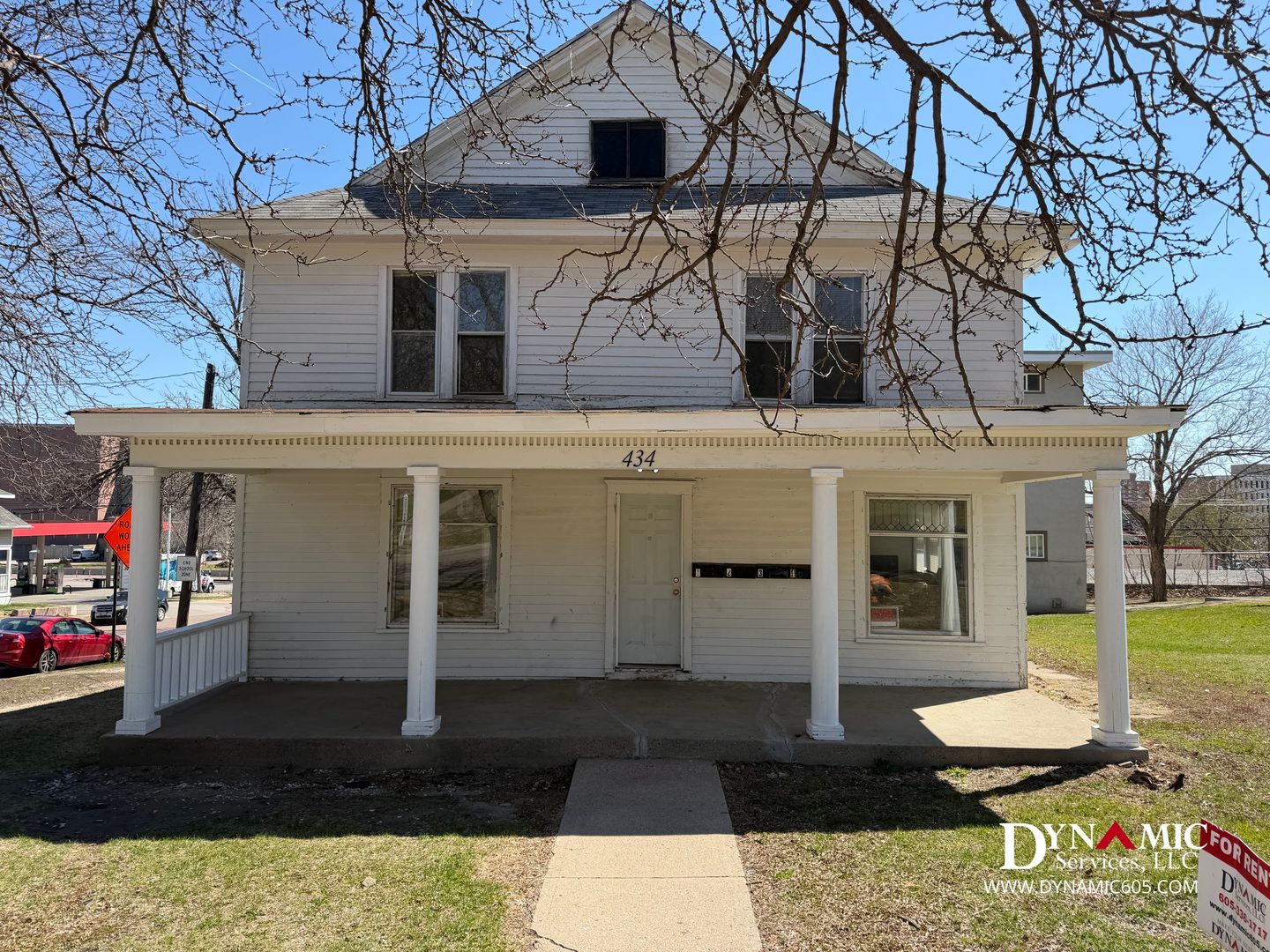 Sioux Falls Apartment: 434 N Spring Ave