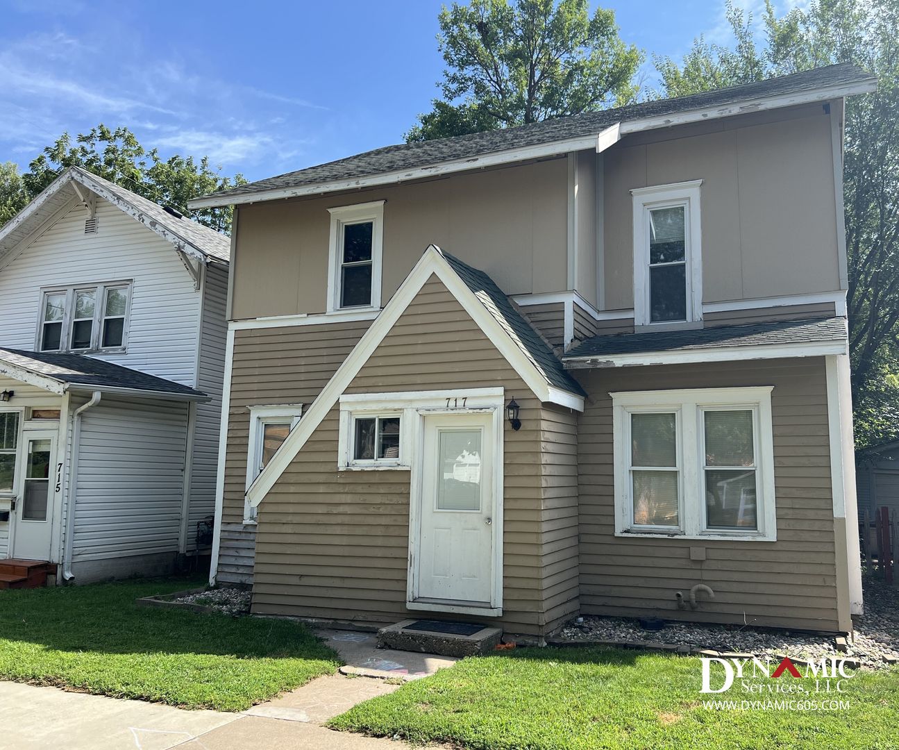 Sioux Falls Apartment: 717 W 16th St