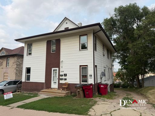 Upper Level 2 Bedroom, 1 Bathroom Apartment - Tenant pays Electric Only – photo 1