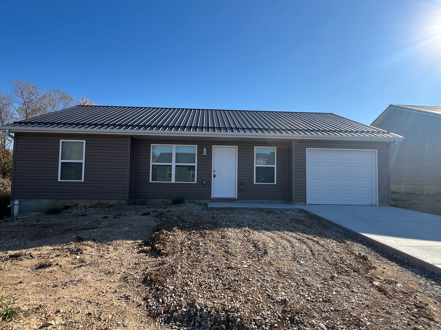 St. Clair Apartment: 190 Bogart - 380 Rick Road