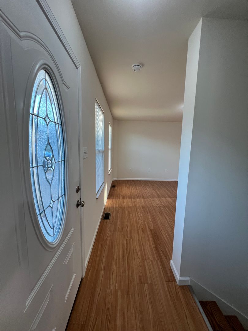 Labadie Apartment: 106 Horseshoe Valley Drive