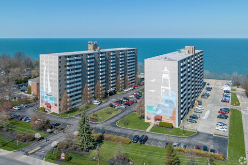 Lake Front Property! 1 Bedroom!