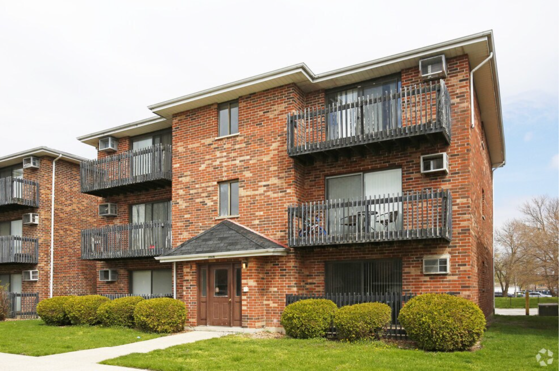 Calumet City Apartment: 250 Yates