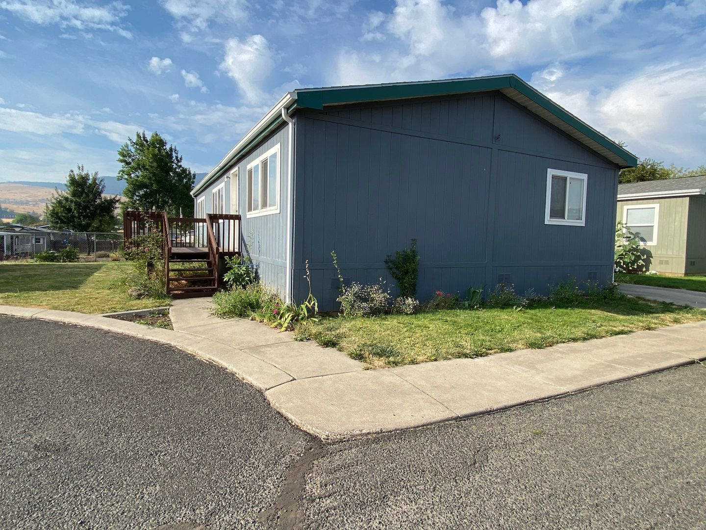 La Grande House: 313 12th St. #31