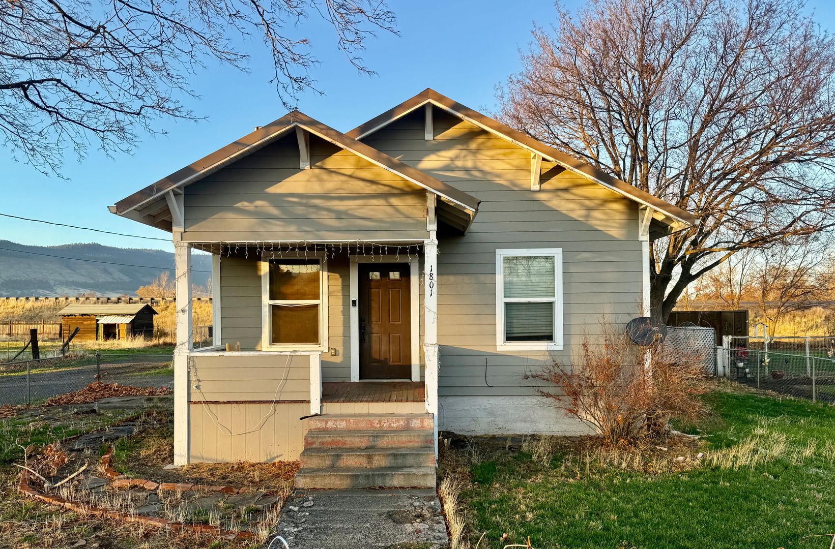 La Grande House: 1801 Russell Ave