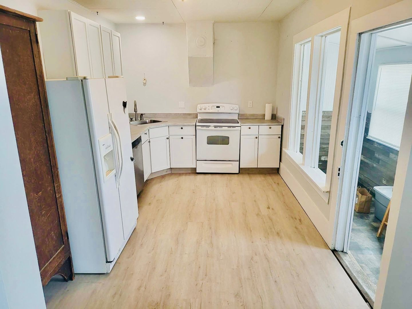 Union House: 312 E Electric St