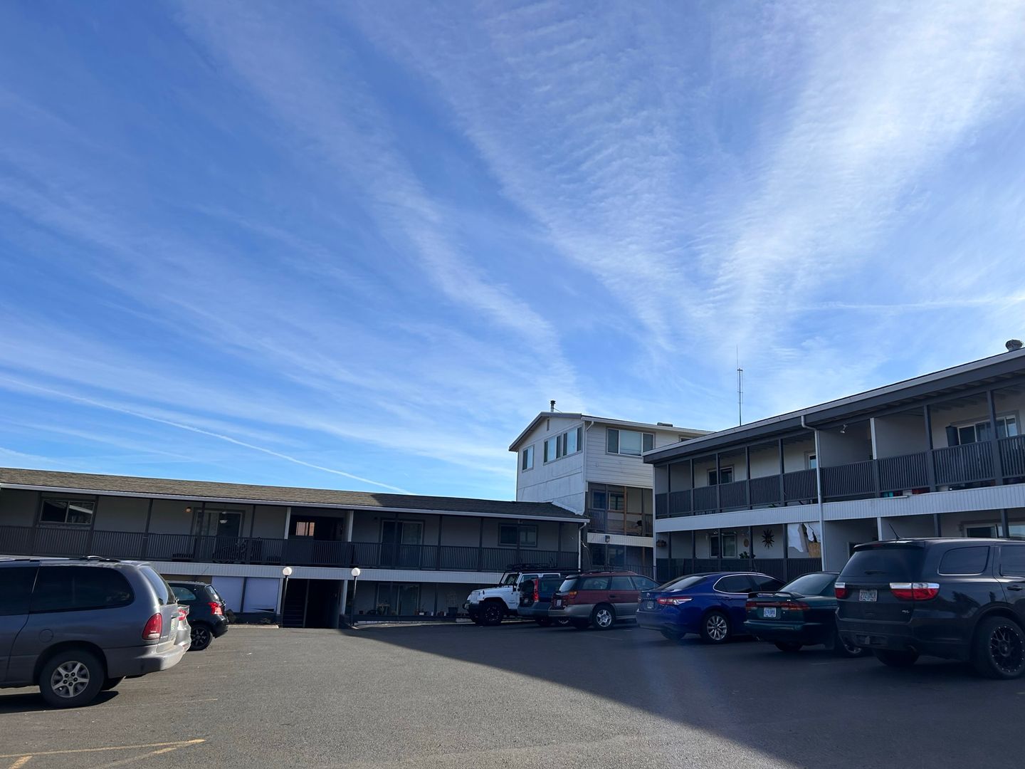 La Grande Apartment: 611 12th St.