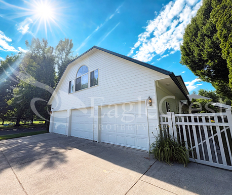 Brand-New Bright & Open Studio Apartment ~ $300.00 OFF 2nd Month Rent!! – photo 1