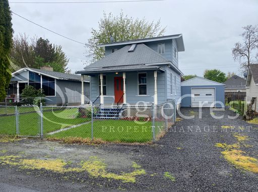 Charming 2 Bedroom Home With 1 Car Garage and A Covered Porch – photo 1