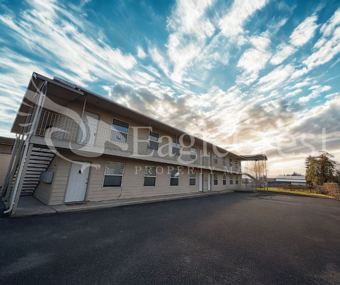 College Place Apartment: 706 S. College Ave.