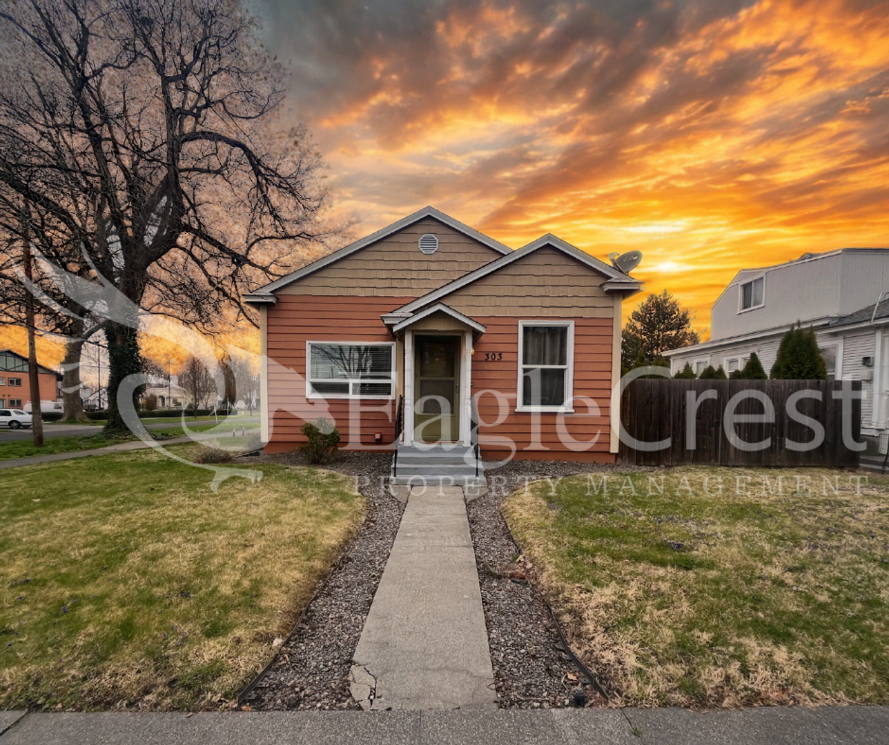 Walla Walla House: 303 E. Sumach St.