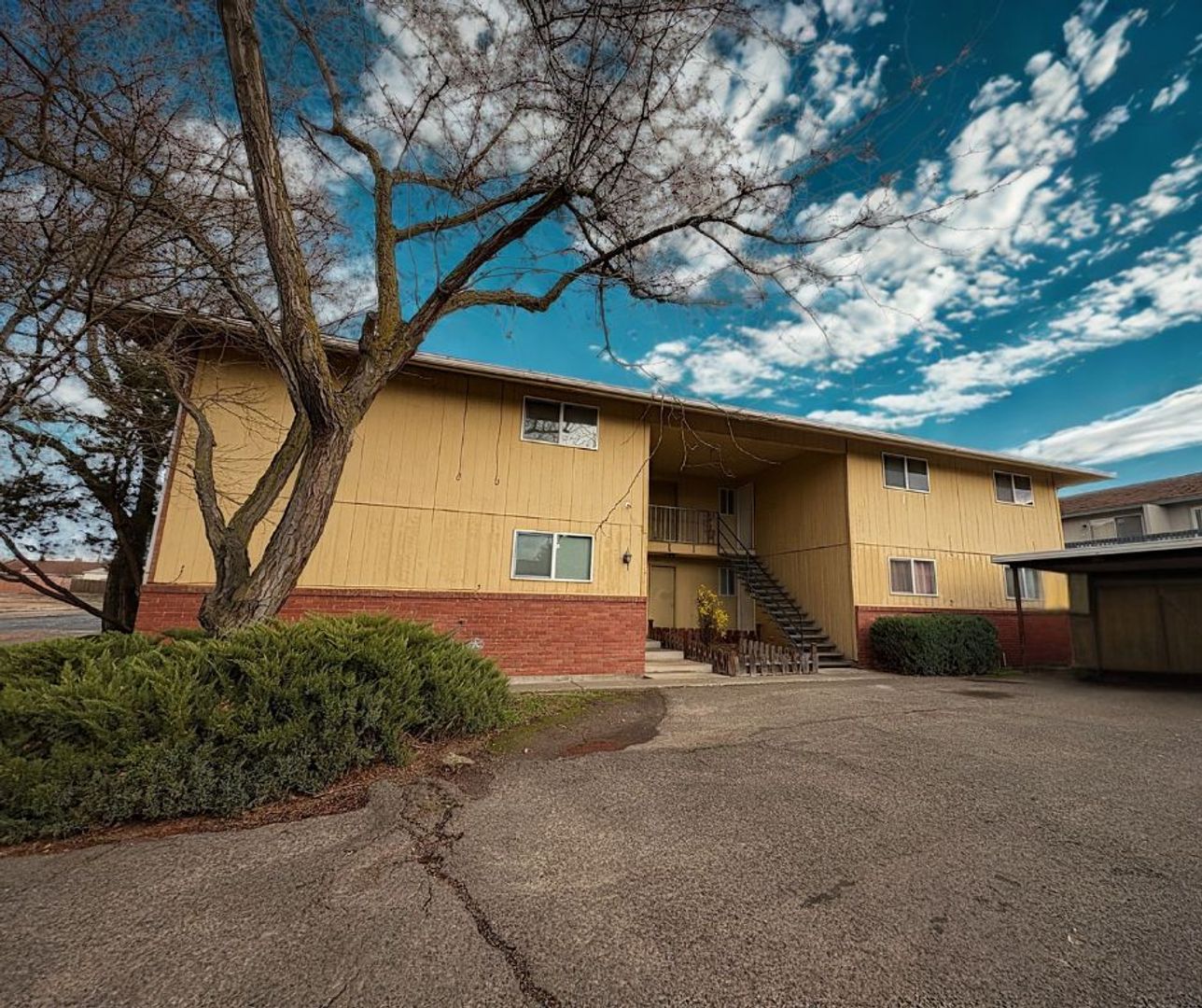 Walla Walla Apartment: 1816 Evergreen St.