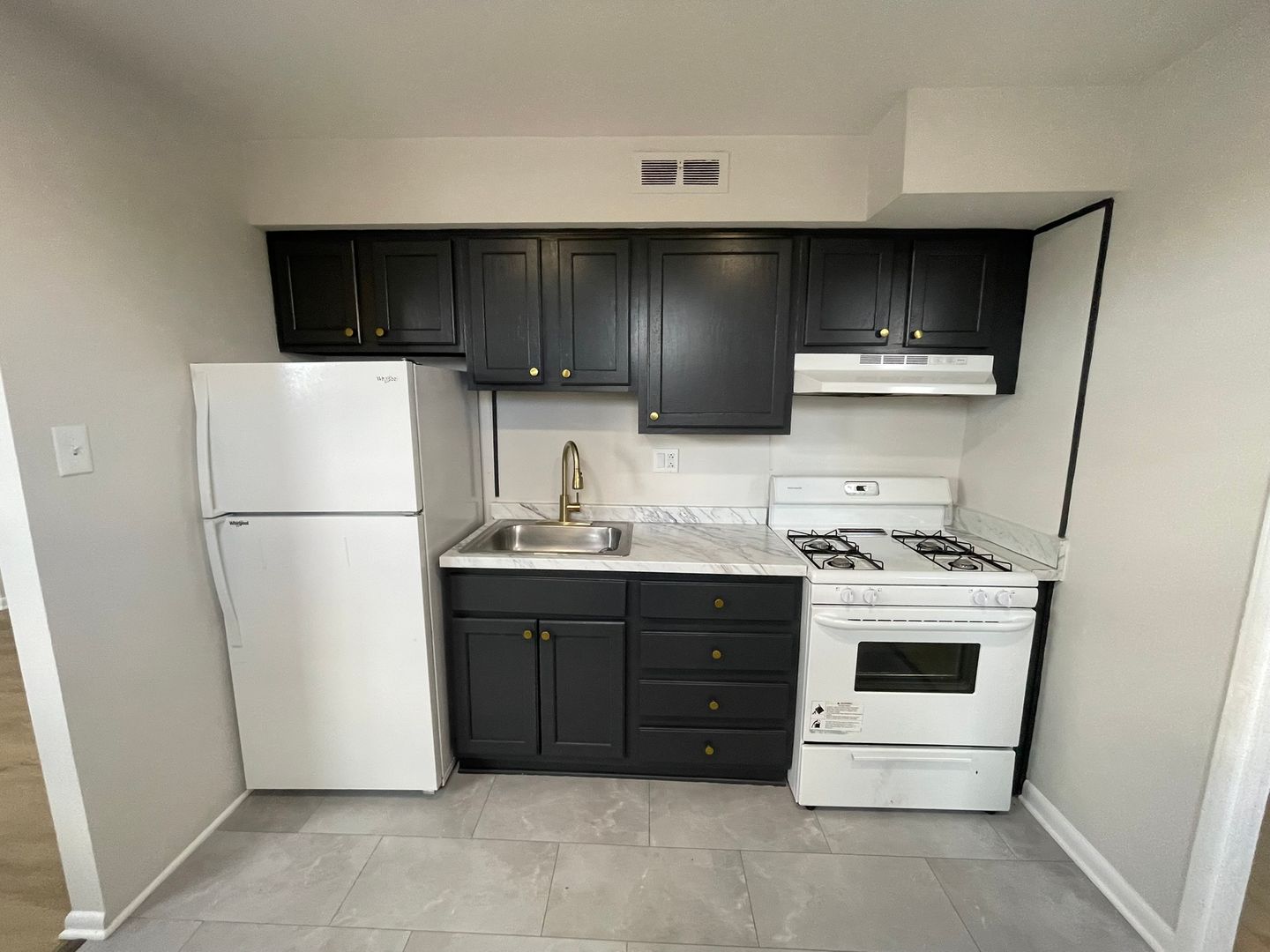 Philadelphia Apartment: 7312 Rockwell Ave