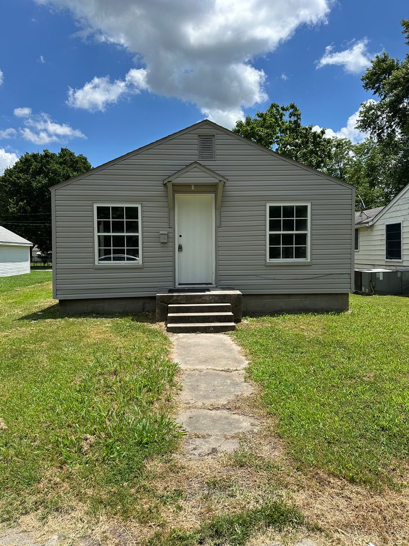 Miami House: 27 F St SE