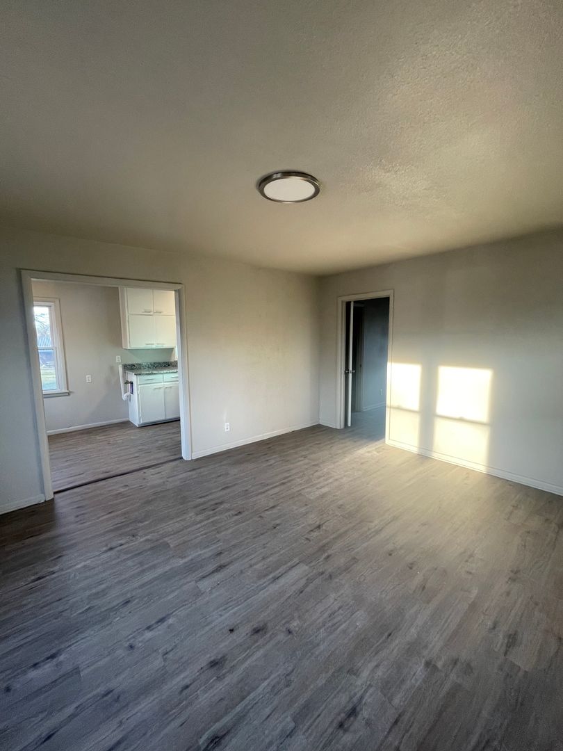 Miami Apartment: 1614 B ST