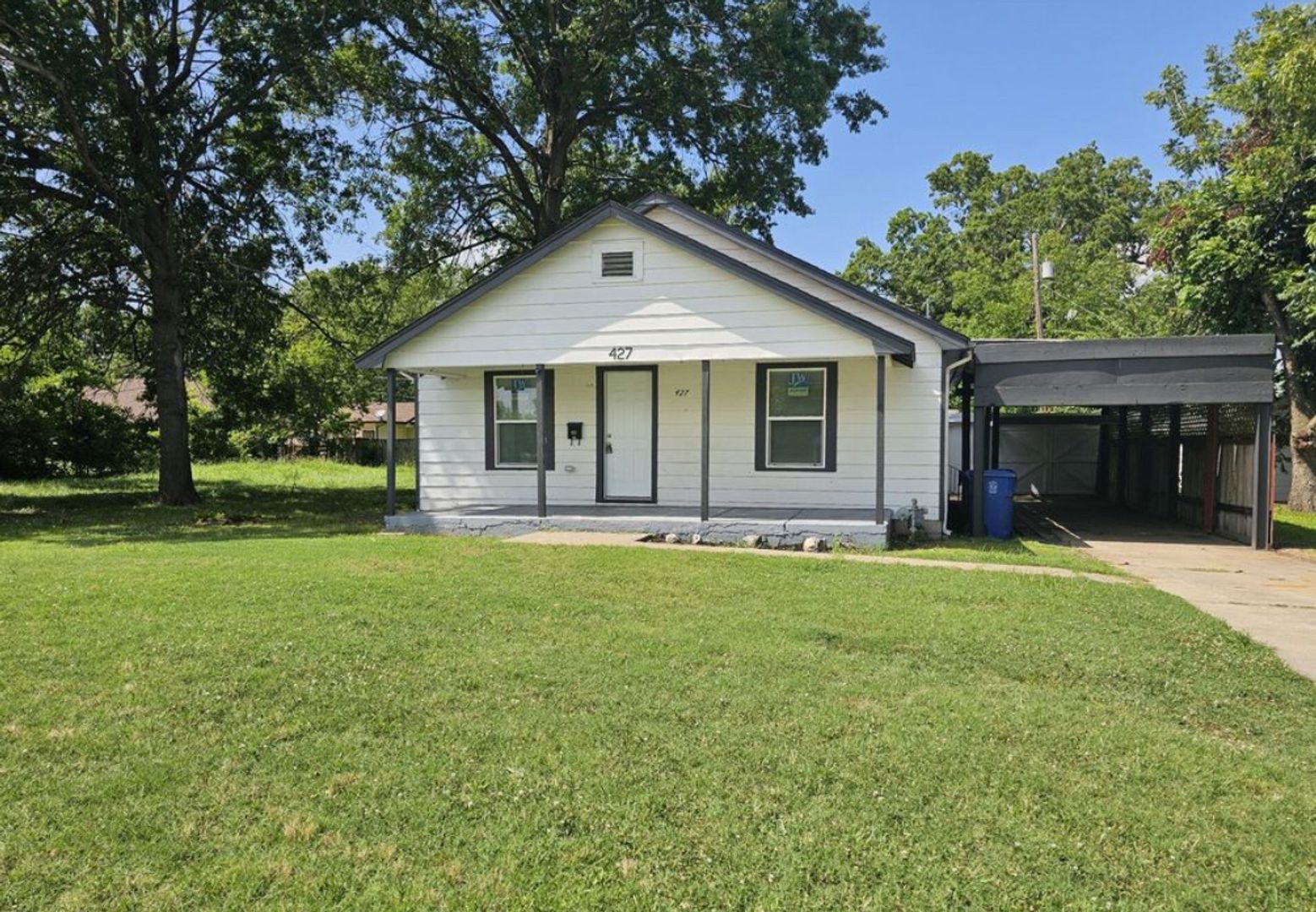 Miami House: 427 E/NE B J Tunnell Blvd