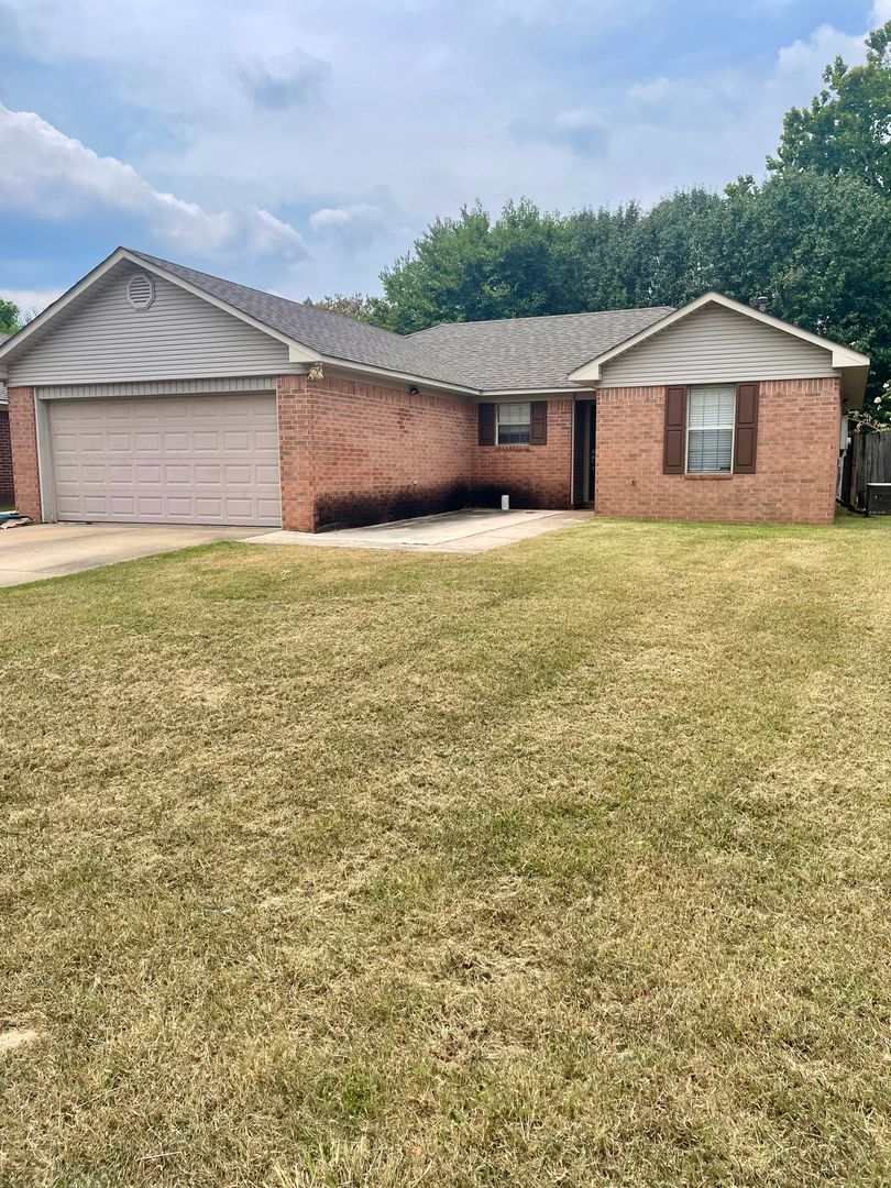 Conway House: 1425 Joyner Drive