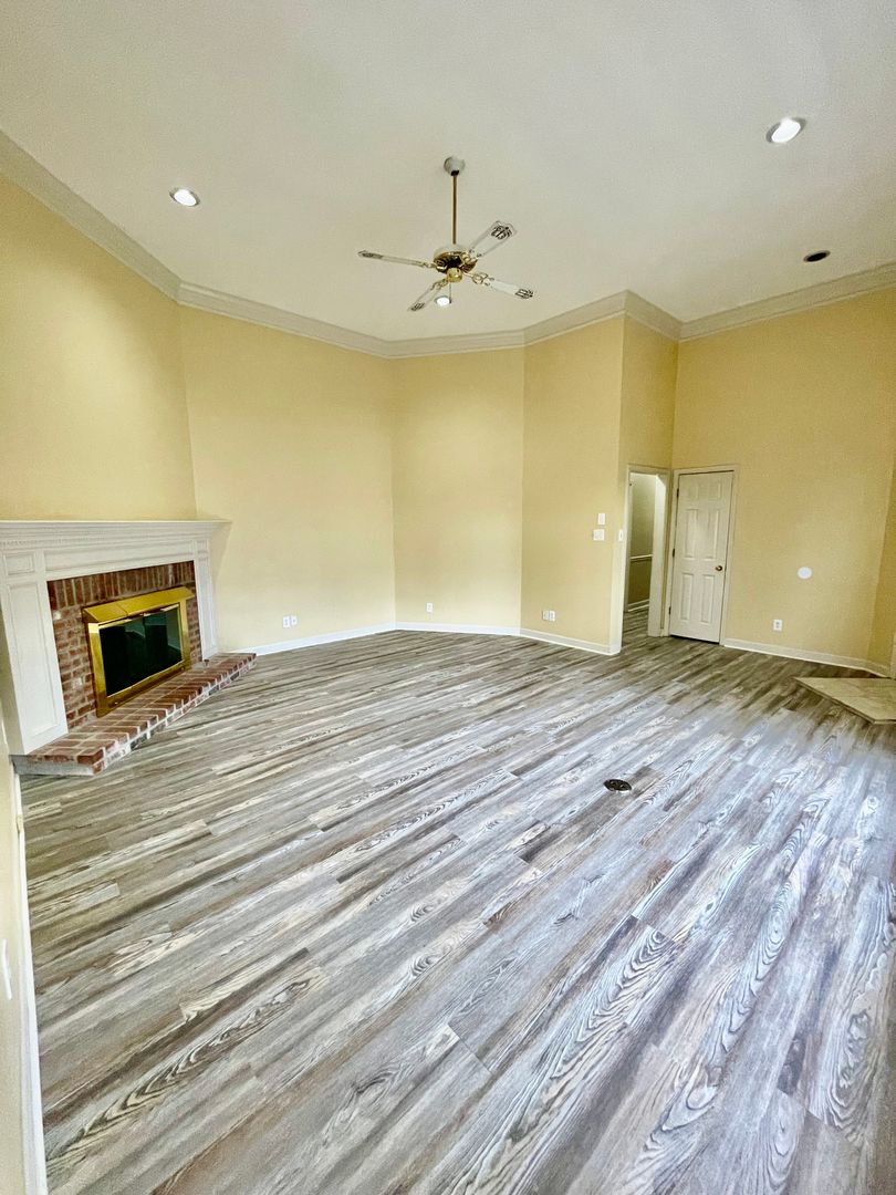 Little Rock House: 1323 Gleneagles