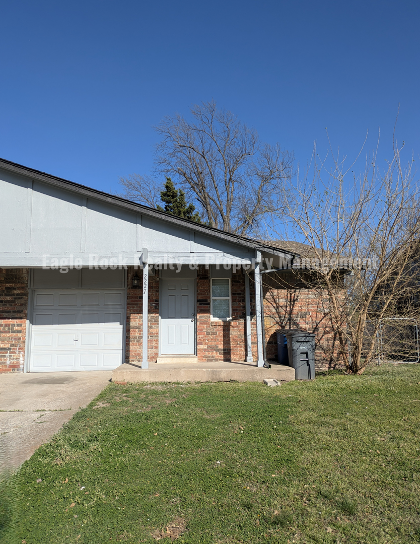 Tulsa Apartment: 2227 South 116th East Avenue