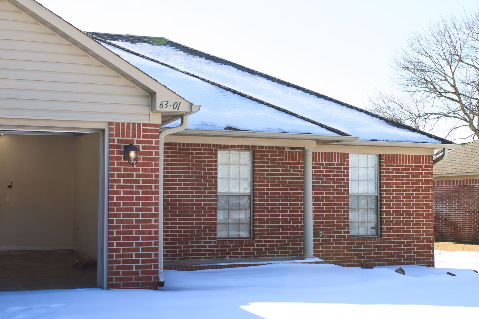 Greenbrier House: 63-01 E Main St