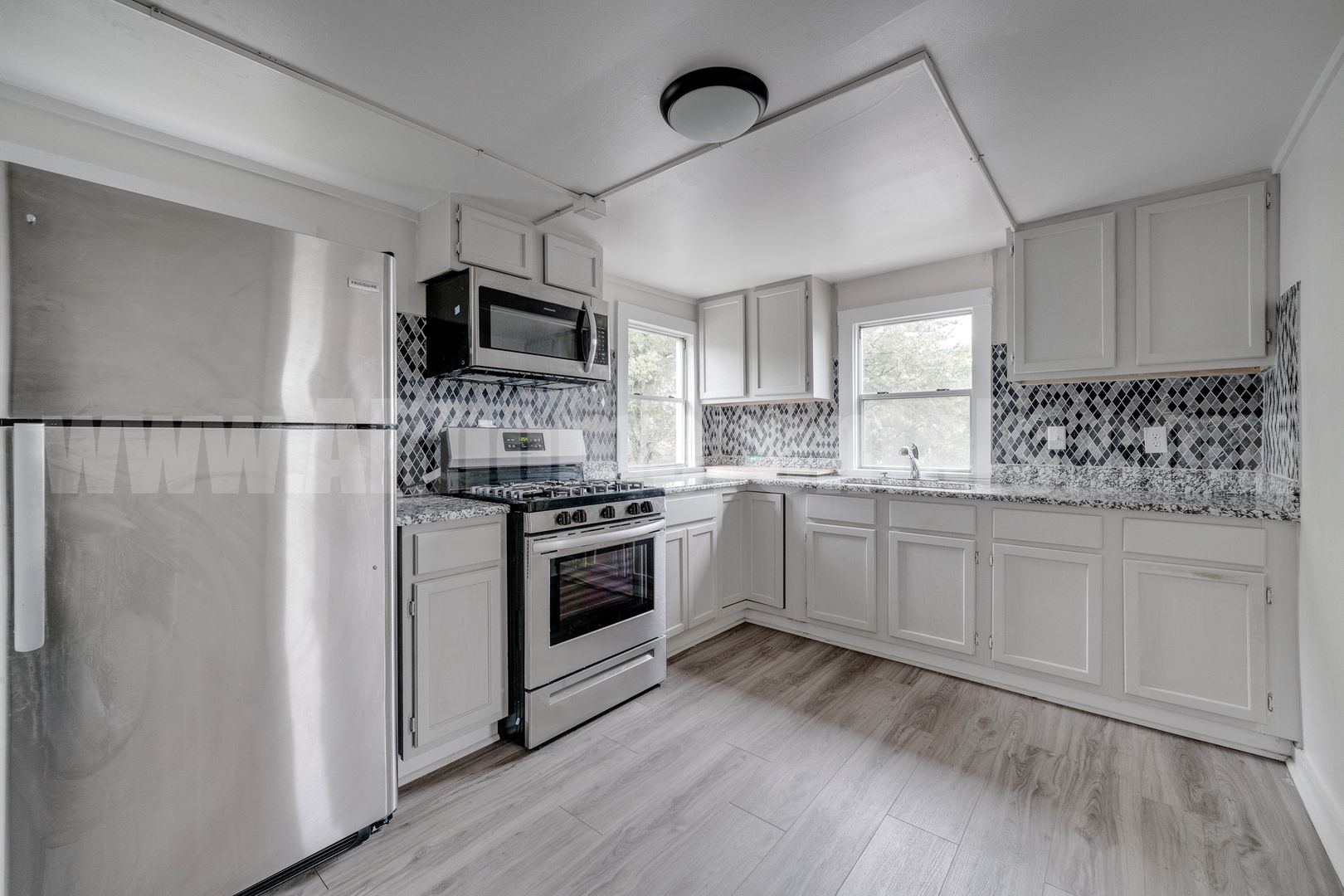 Little Rock Apartment: 2116 Cumberland Street