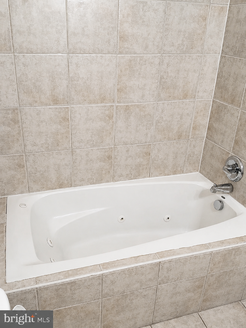 Updated One-Bedroom with In-Unit Laundry and Private Porch Near Shaw 7 of 8