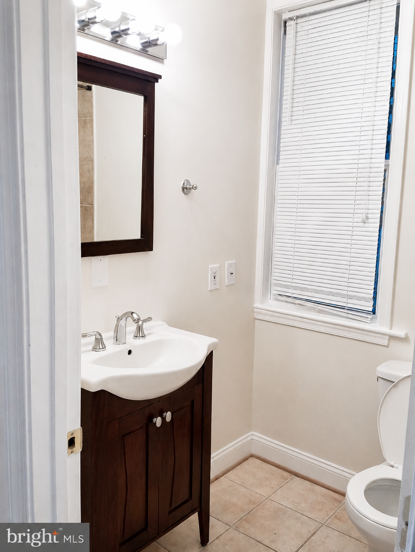 Updated One-Bedroom with In-Unit Laundry and Private Porch Near Shaw 6 of 8