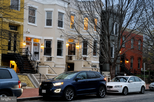 Updated One-Bedroom with In-Unit Laundry and Private Porch Near Shaw – photo 1