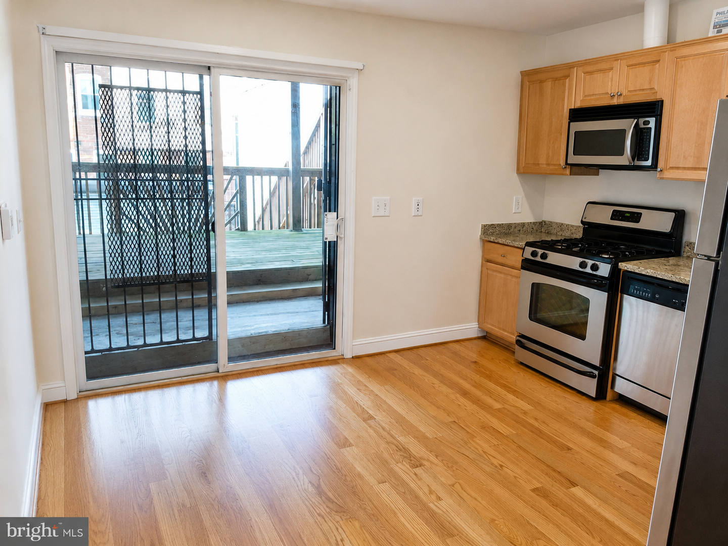 Updated One-Bedroom with In-Unit Laundry and Private Porch Near Shaw 4 of 8