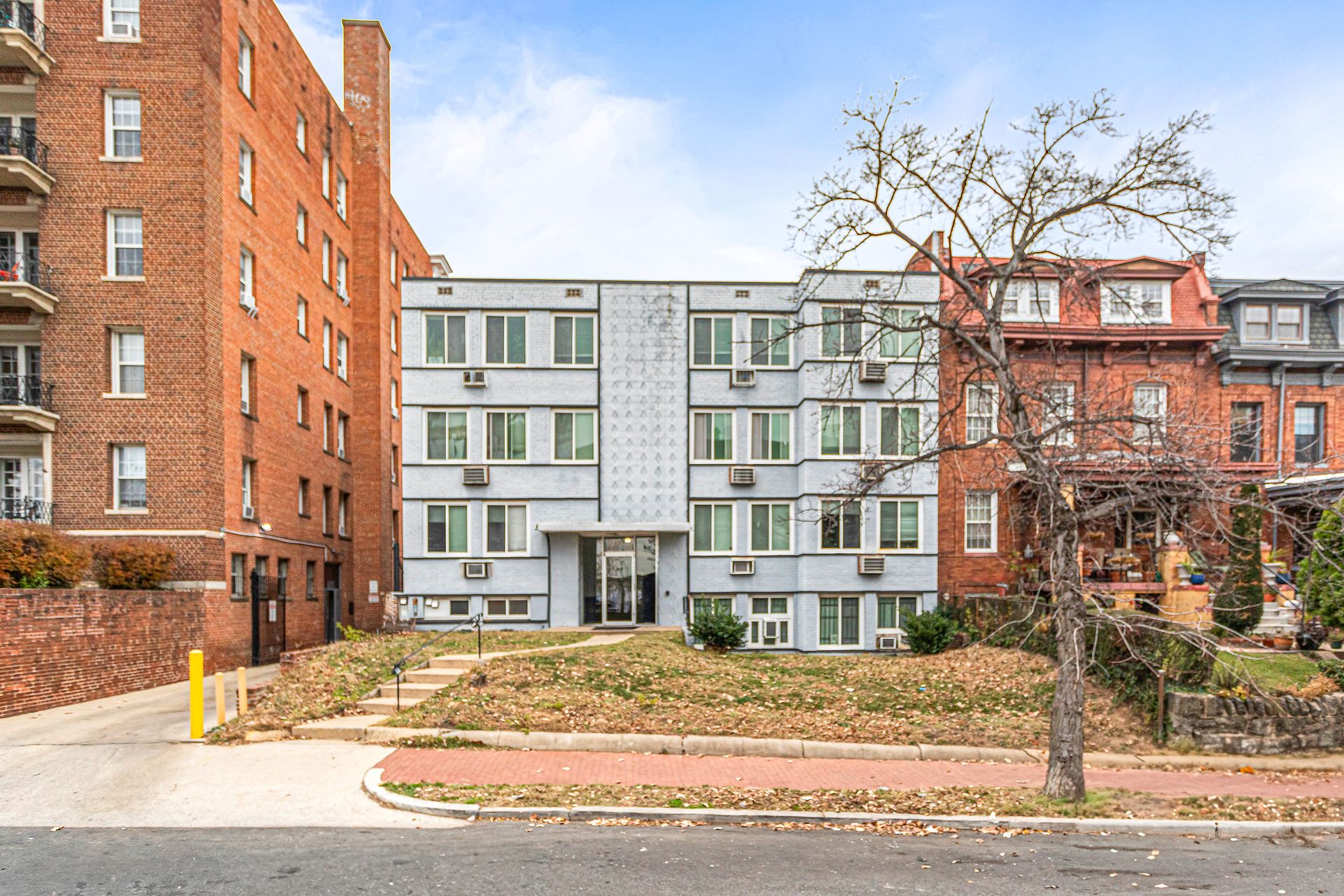Washington Apartment: 1225 Clifton ST NW