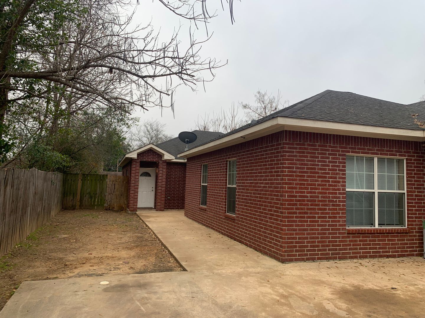 Lindale Apartment: 204 A&B - 212 A&B Bonnie Street