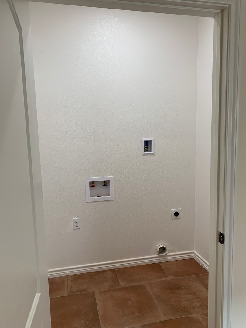 Lindale Apartment: 17589 County Road 4112