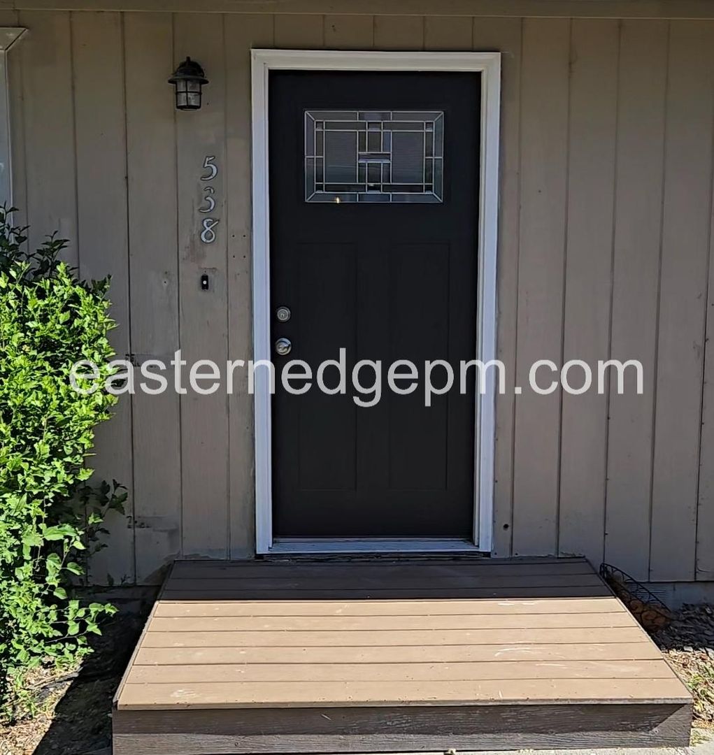 Ontario Apartment: 426 - 538 NW 9th Street