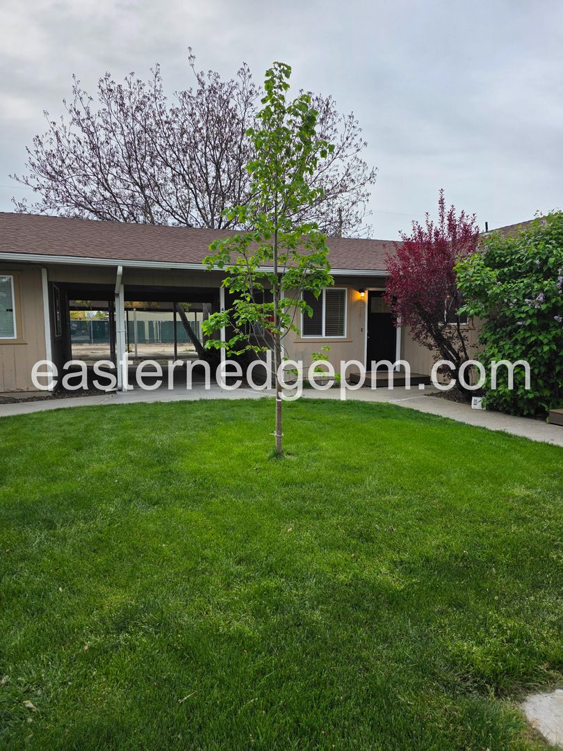 Ontario Apartment: 426 - 538 NW 9th Street