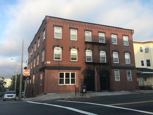 Oversized 1 Bedroom Apartment Available NOW Heat and Hot Water Included