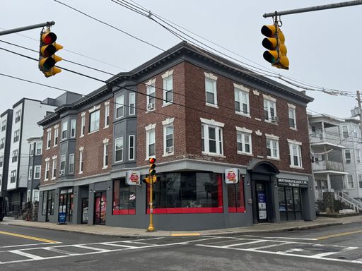 Renovated 1 Bedroom Apartment Close to the Train Station and Revere Beach – photo 1