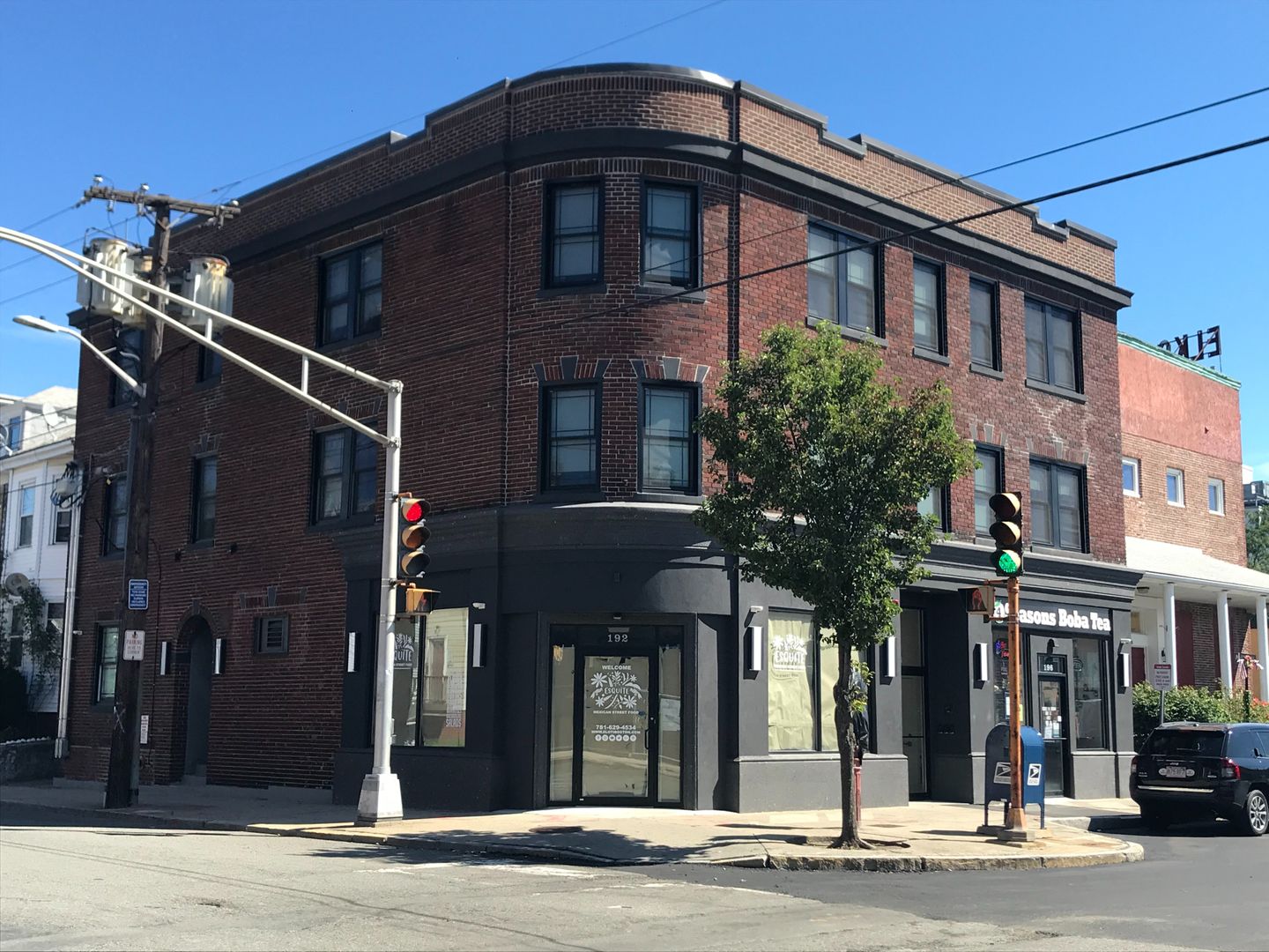 Revere Apartment: 192 -196 Shirley Ave