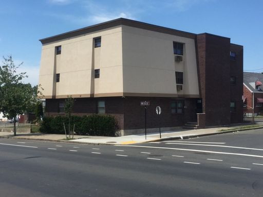 2 Bedroom Apartment Downtown Revere – photo 1