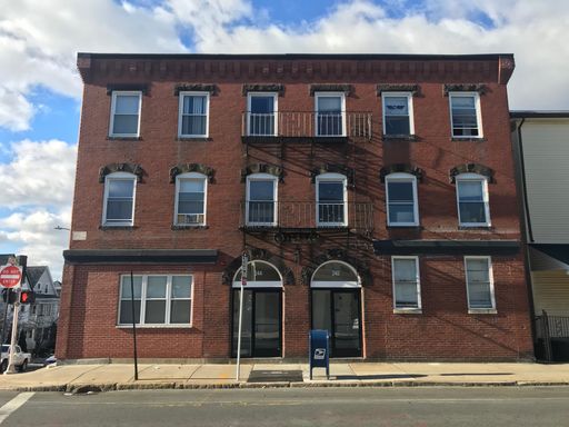 Renovated 2 Bedroom Lead Safe Certified Apartment Available NOW – photo 1