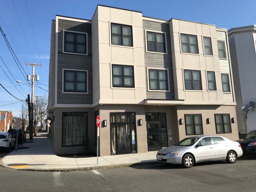 Luxury 1 Bedroom Apartment - 3 Min Walk to Revere Beach MBTA – photo 1
