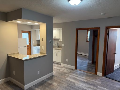 Recently Renovated First Floor One Bedroom Apartment in Beachmont Revere – photo 1