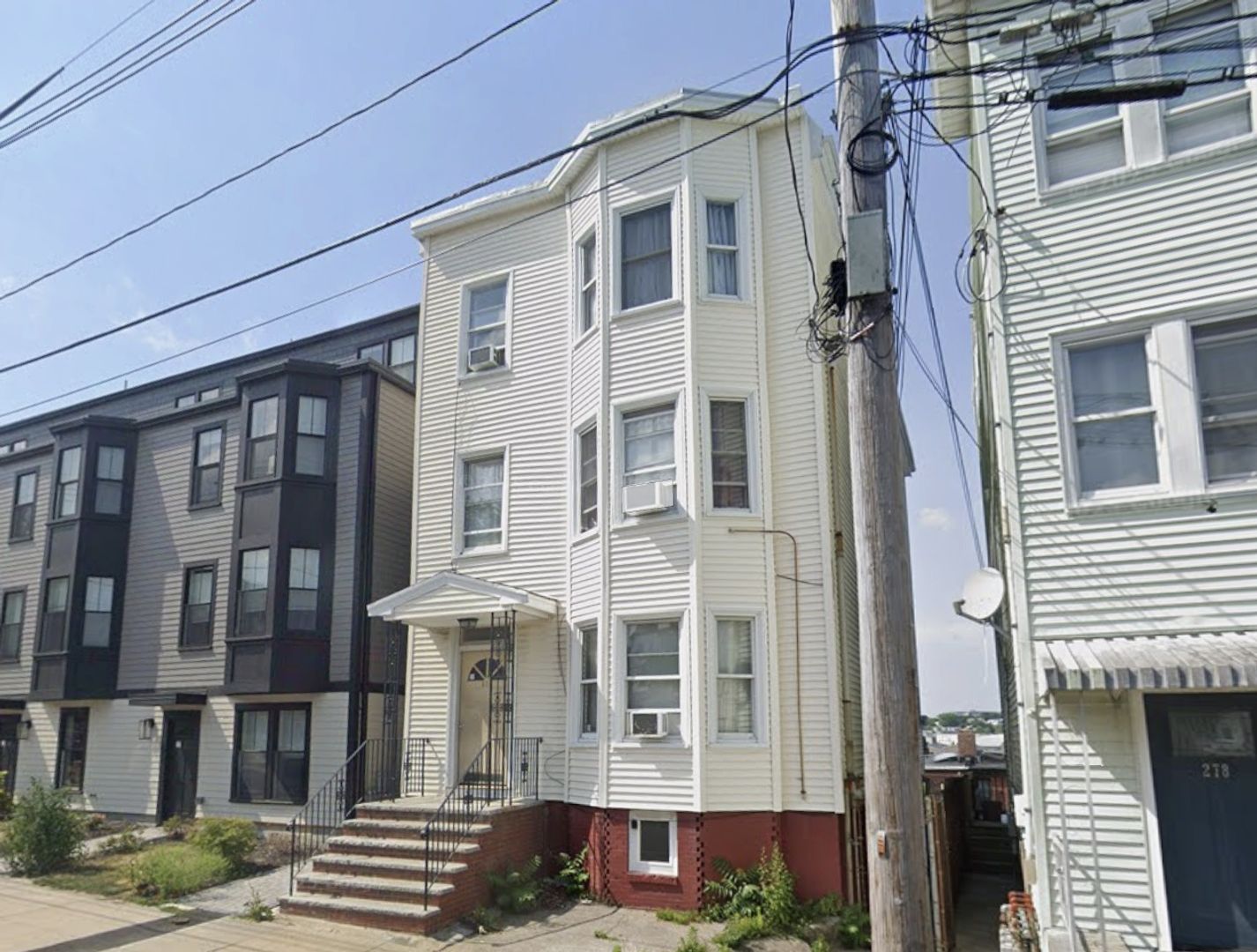 East Boston Apartment: 274 E Eagle Street