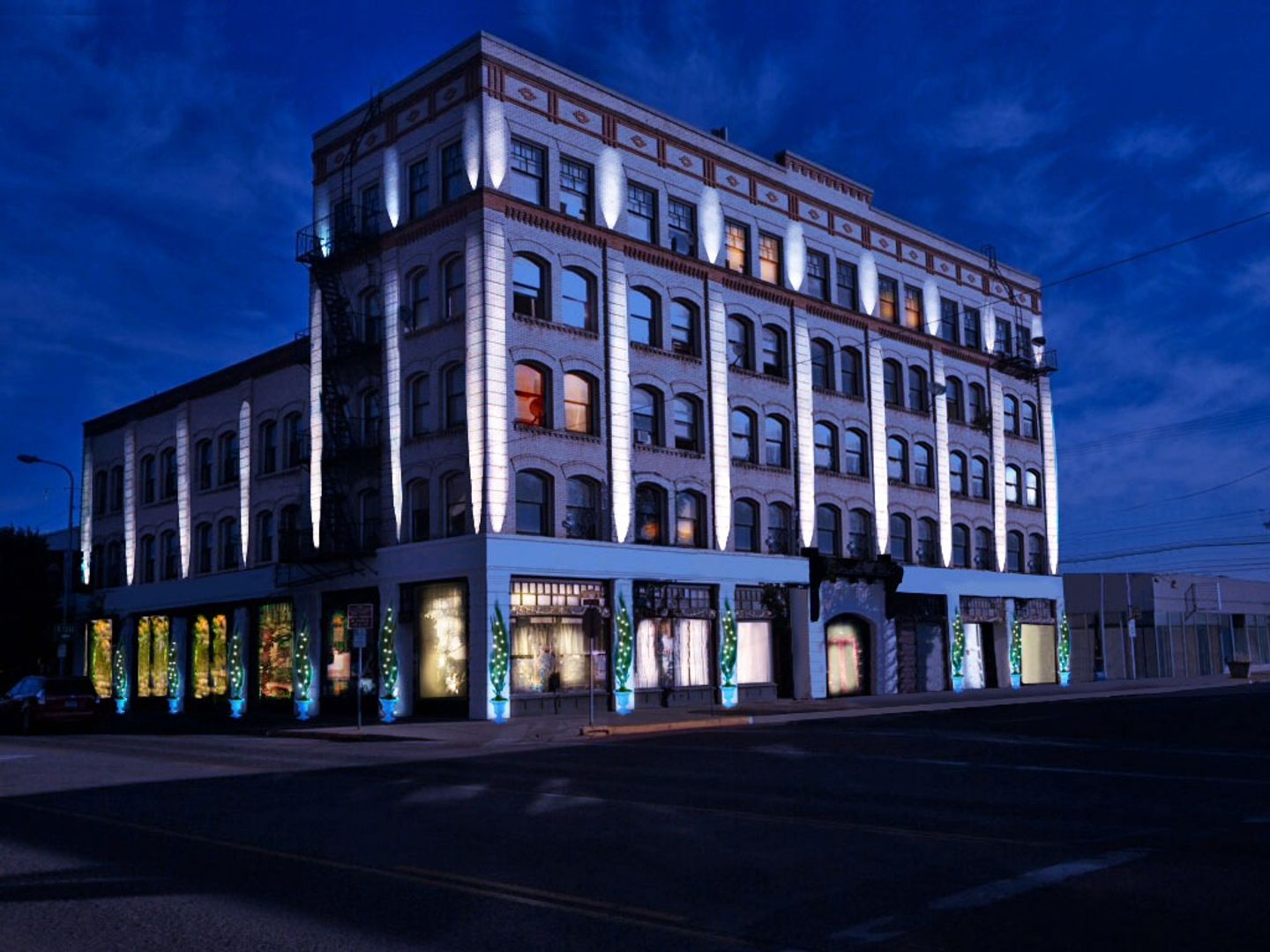 La Grande Apartment: 206 Chestnut St