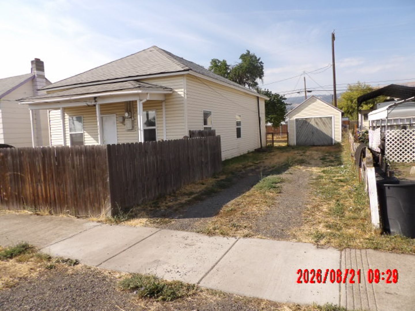 LaGrande House: 1416 Monroe Ave
