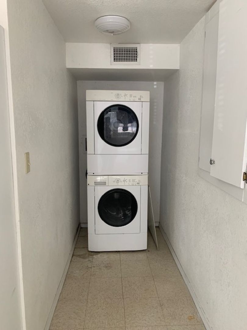 Portales House: 1101 West University