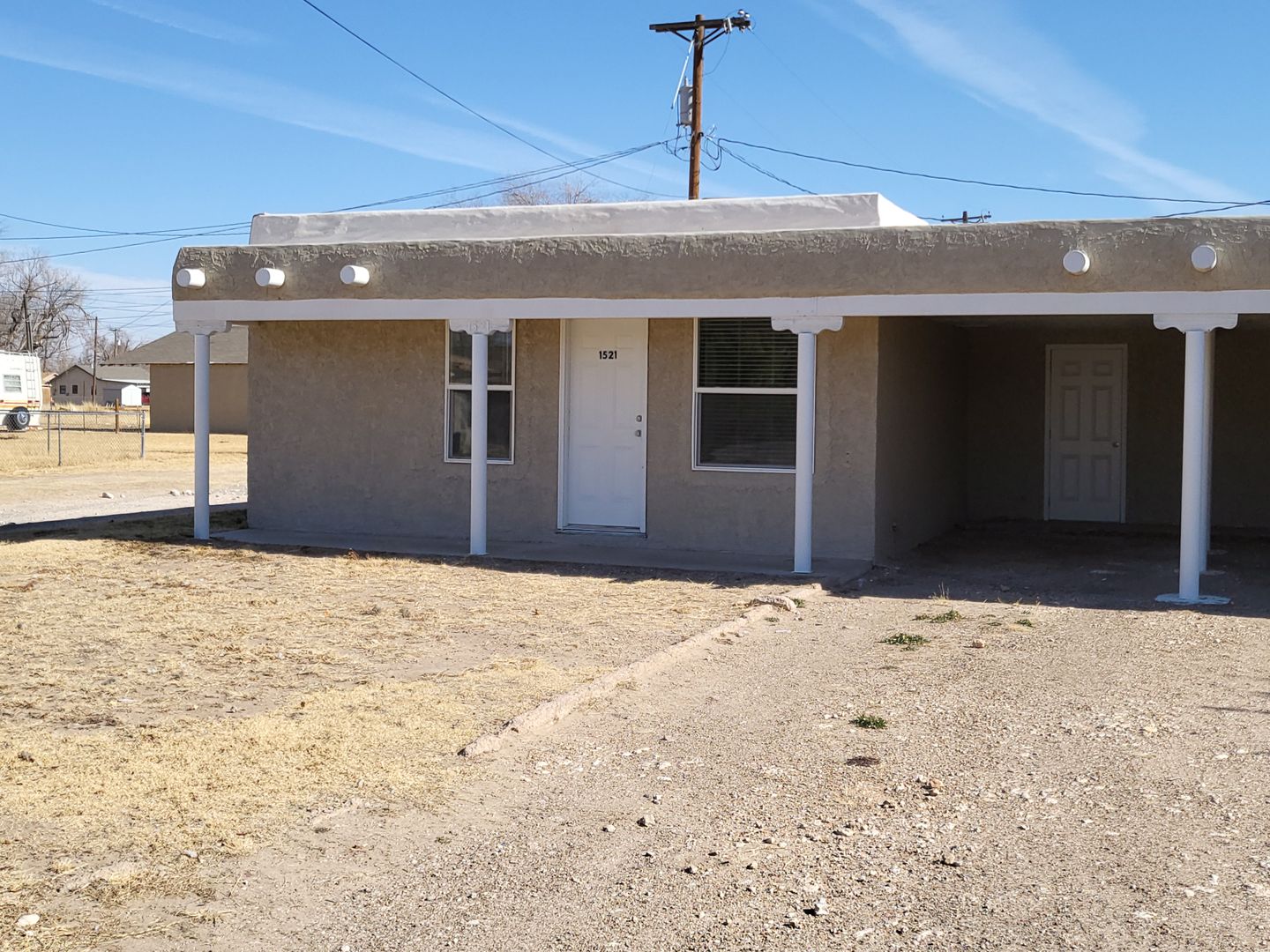 Portales Apartment: W 16th & S Avenue H