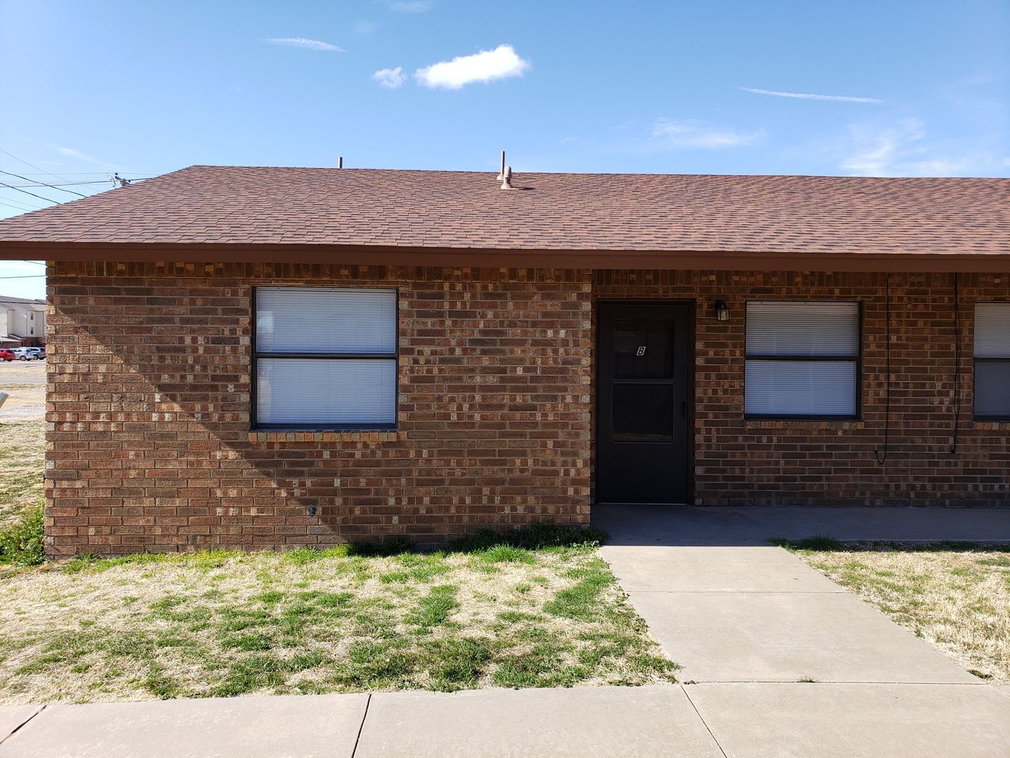 Portales Apartment: 921 West 15th Lane