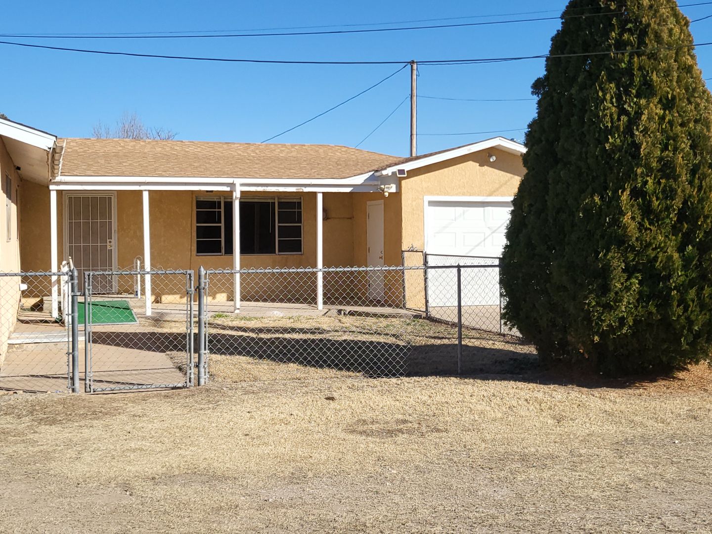 Portales Apartment: 409 West 16th Street