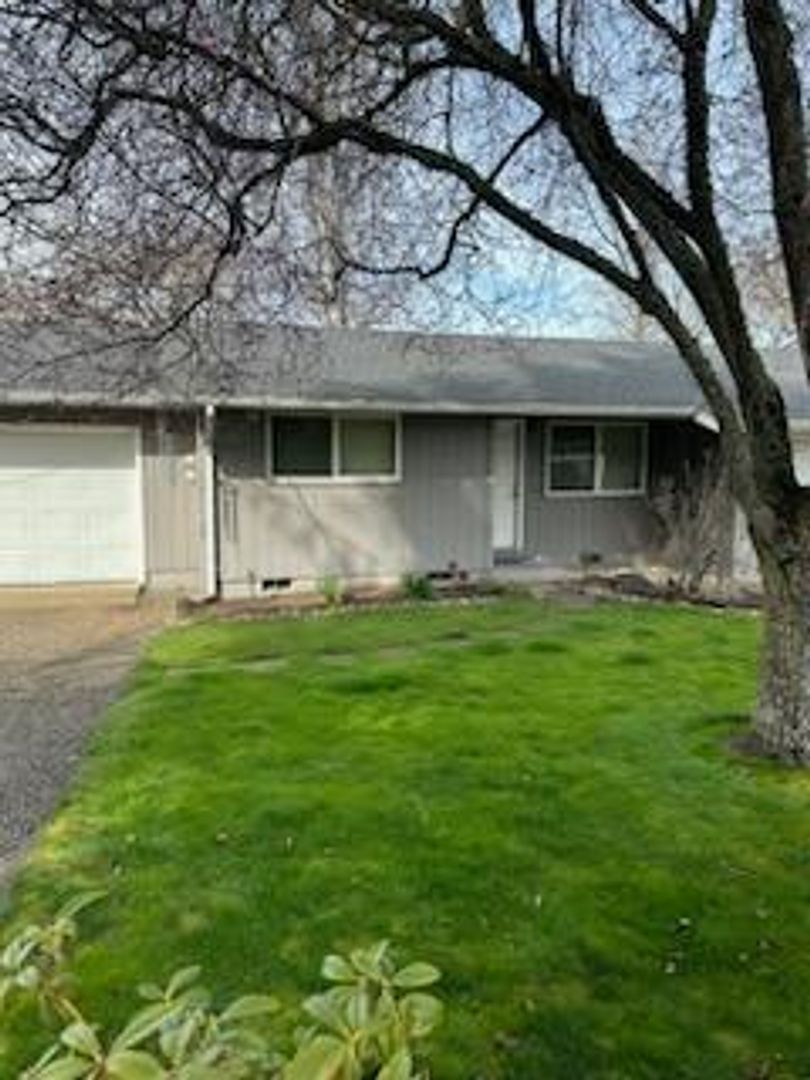 Brownsville House: 1100 Linn Way  #B