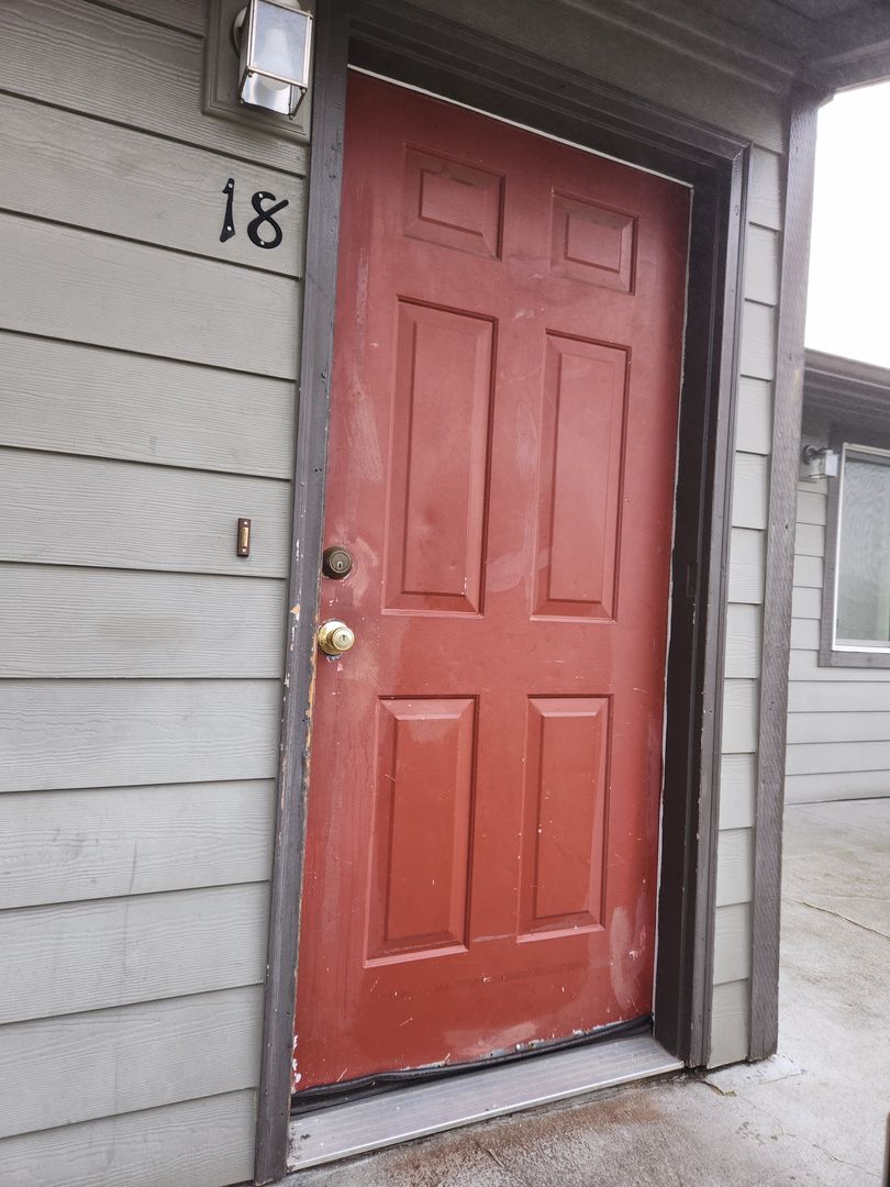 Sweet Home Apartment: 2424 Main St